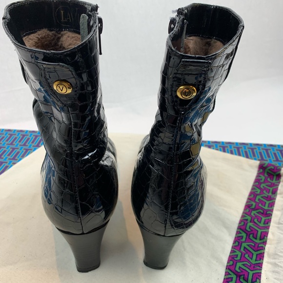 La Vallee Black Patent leather Lined Boot - Picture 4 of 7